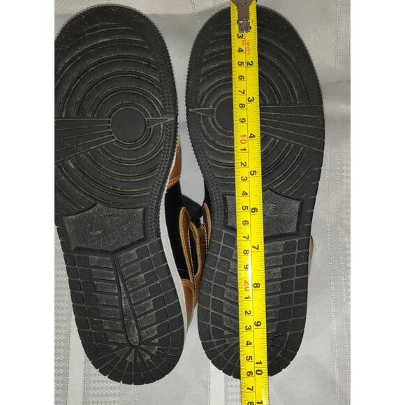 Nike Air Jordan Shoes 1 Mid SE GS Kids Size 6.5Y Black Metallic Gold DR6967-071 - Picture 10 of 11